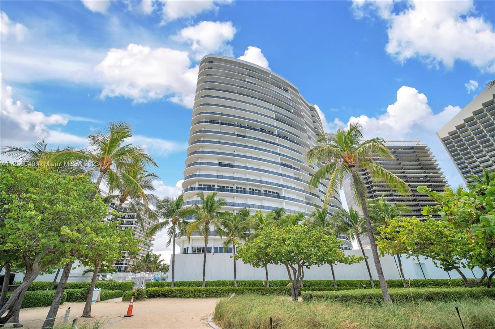 MAJESTIC TOWER - Residential