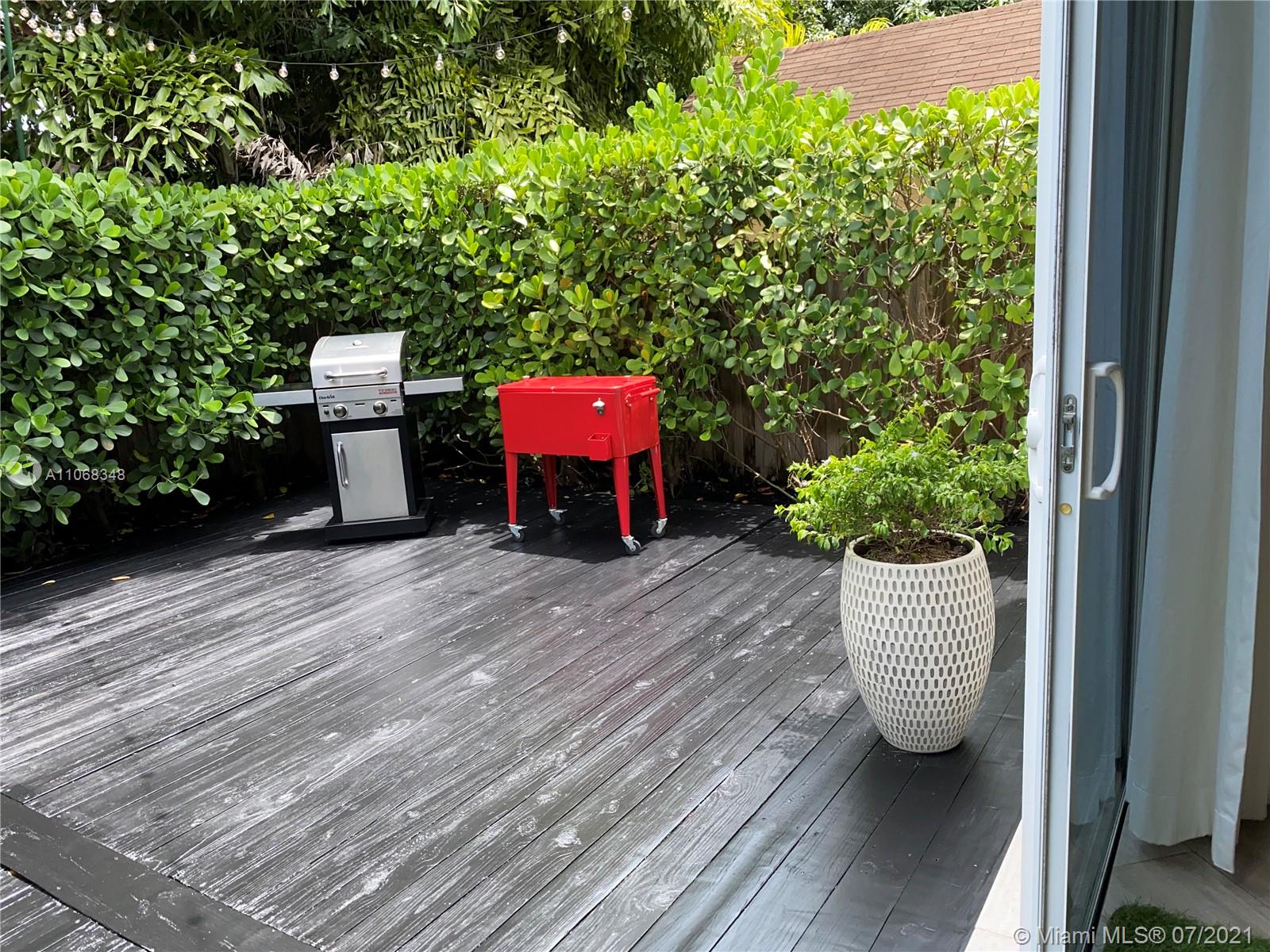 LITTLE GROVE NO 1 CONDO - Residential Lease