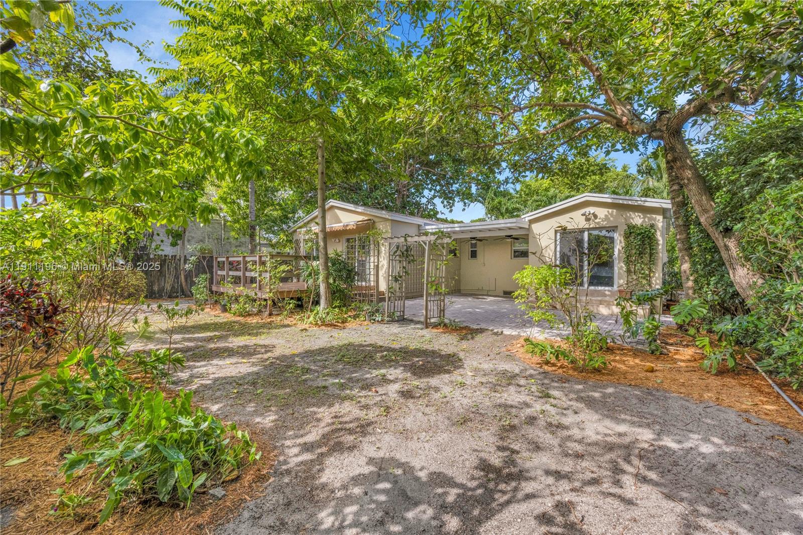 CORAL WAY PK SEC D - Residential