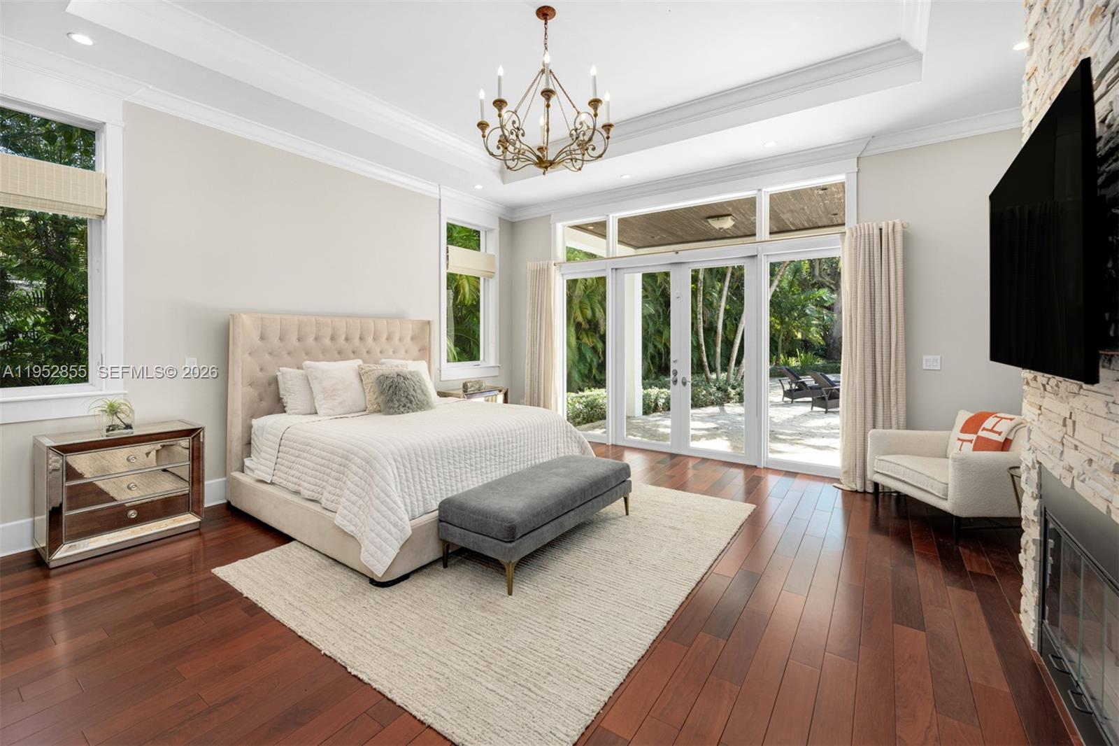 TOWN & COUNTRY ESTATES - Residential