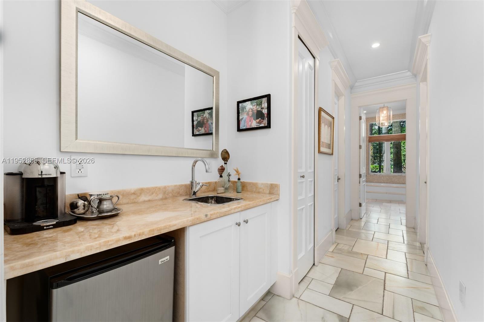 TOWN & COUNTRY ESTATES - Residential