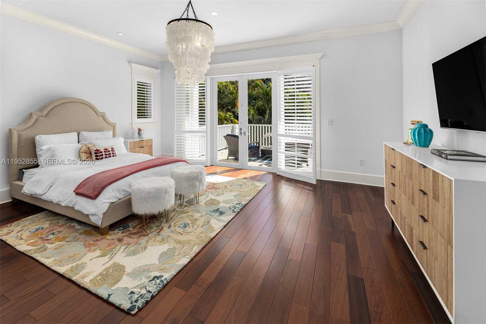 TOWN & COUNTRY ESTATES - Residential