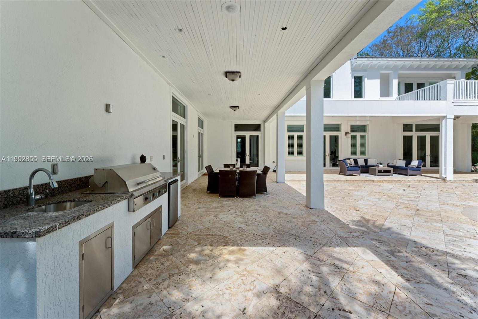 TOWN & COUNTRY ESTATES - Residential