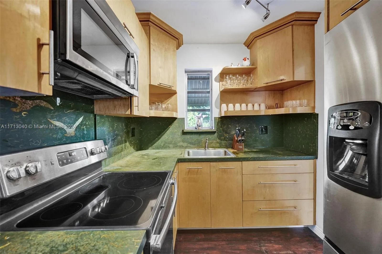 Hollywood, Florida 33020, United States, 3 Bedrooms Bedrooms, ,2 BathroomsBathrooms,Residential,Active,24466