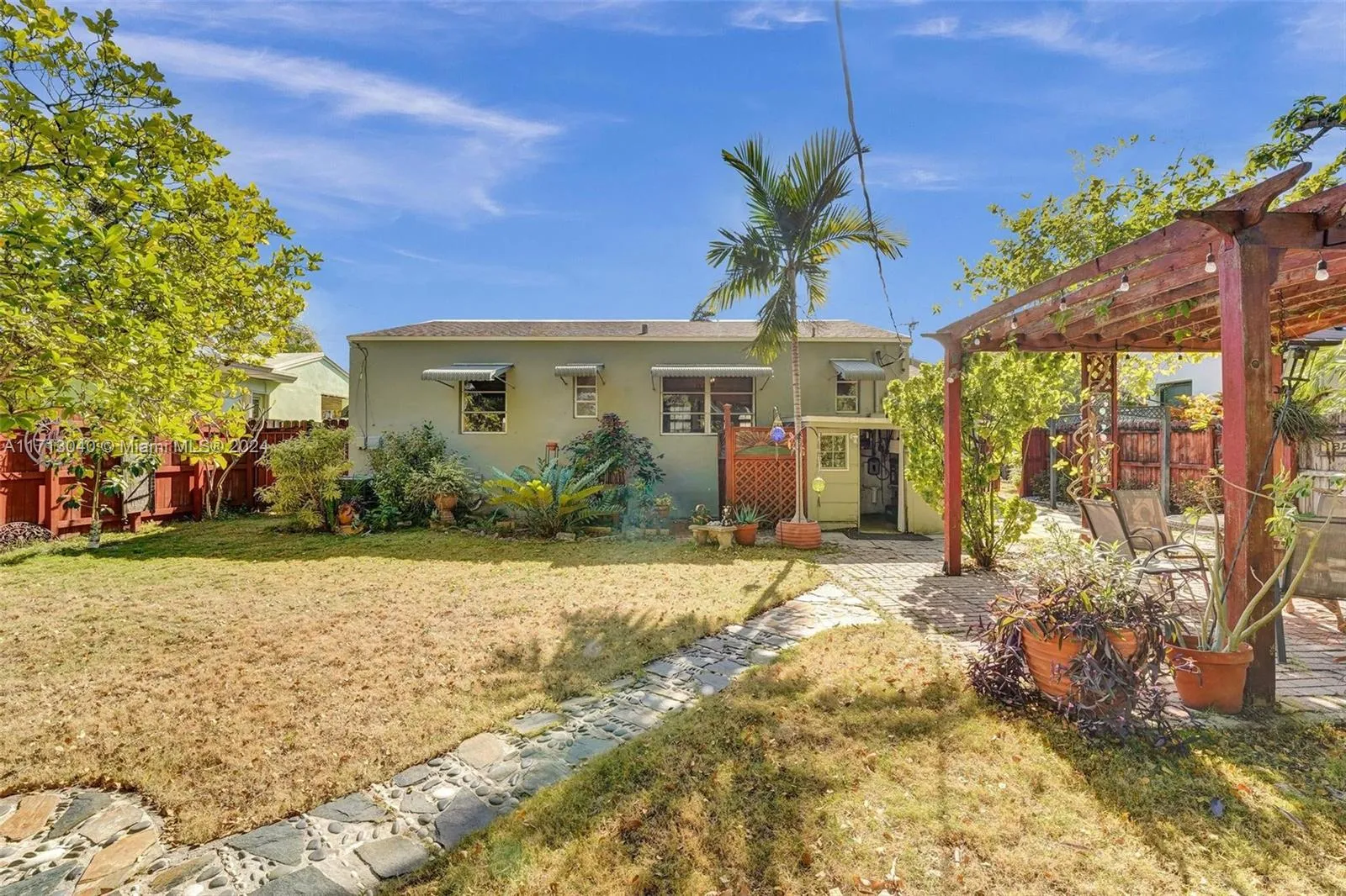 Hollywood, Florida 33020, United States, 3 Bedrooms Bedrooms, ,2 BathroomsBathrooms,Residential,Active,24466