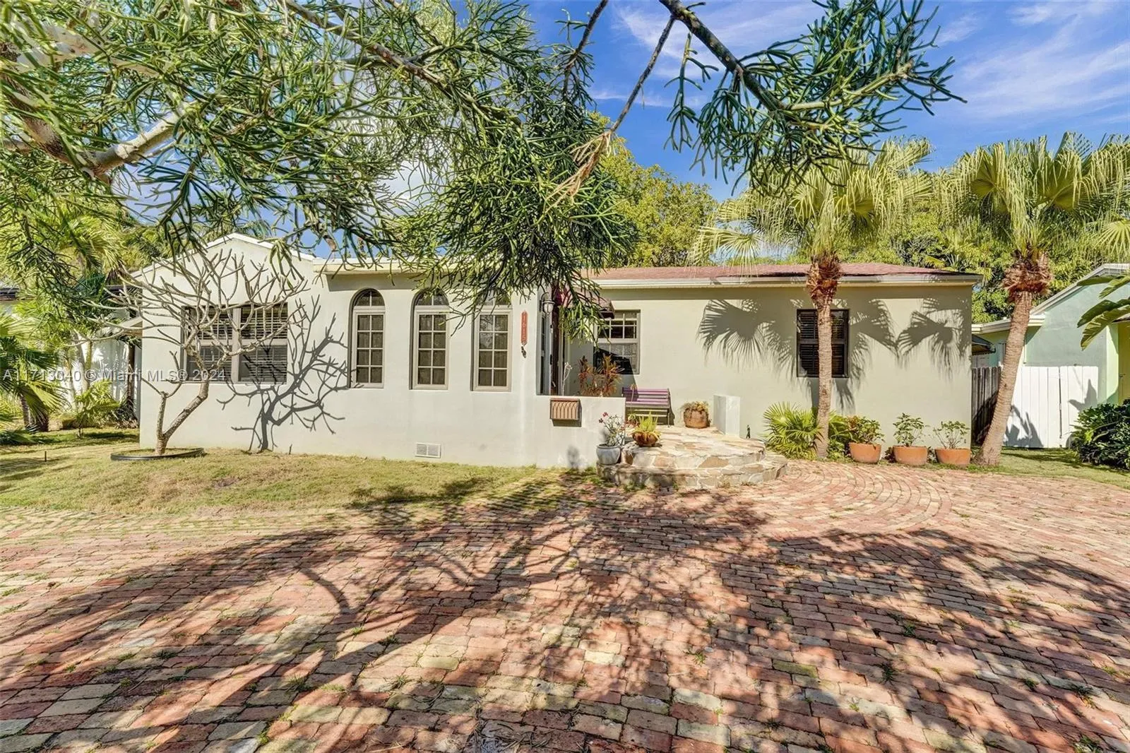 Hollywood, Florida 33020, United States, 3 Bedrooms Bedrooms, ,2 BathroomsBathrooms,Residential,Active,24466