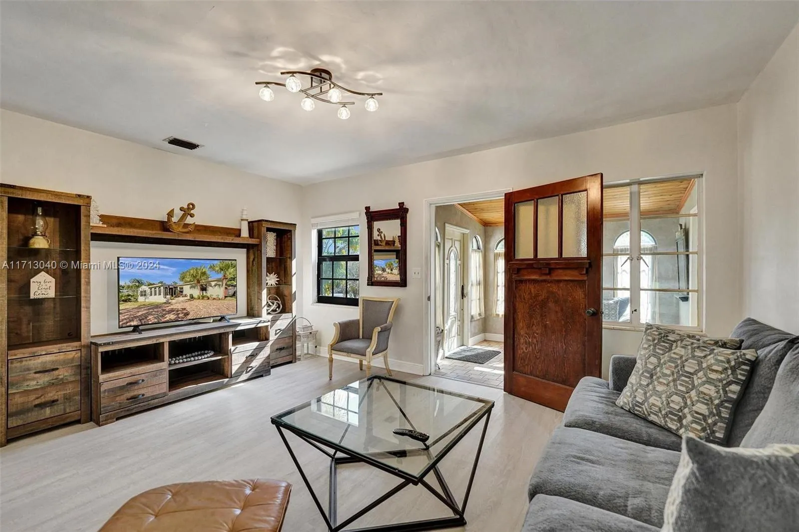 Hollywood, Florida 33020, United States, 3 Bedrooms Bedrooms, ,2 BathroomsBathrooms,Residential,Active,24466