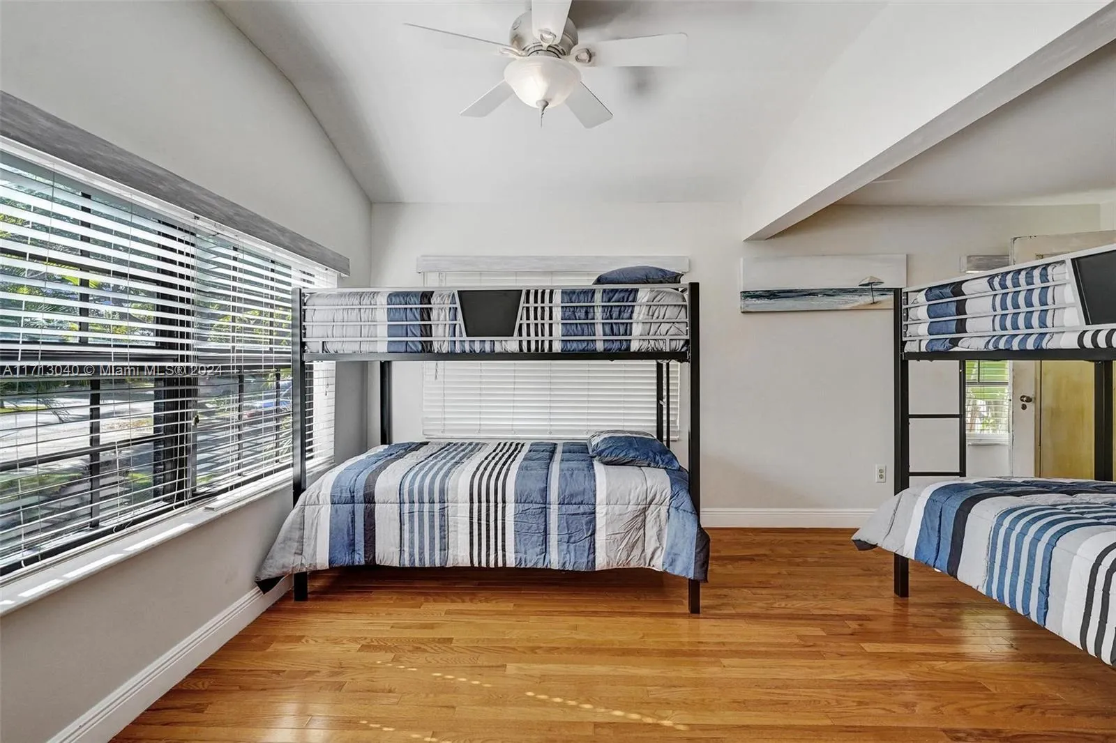 Hollywood, Florida 33020, United States, 3 Bedrooms Bedrooms, ,2 BathroomsBathrooms,Residential,Active,24466