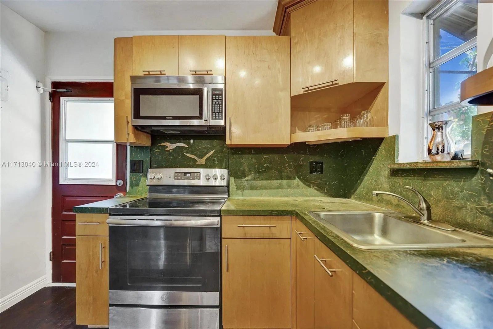 Hollywood, Florida 33020, United States, 3 Bedrooms Bedrooms, ,2 BathroomsBathrooms,Residential,Active,24466