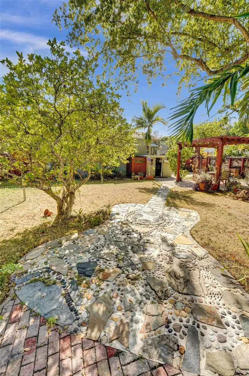 Hollywood, Florida 33020, United States, 3 Bedrooms Bedrooms, ,2 BathroomsBathrooms,Residential,Active,24466