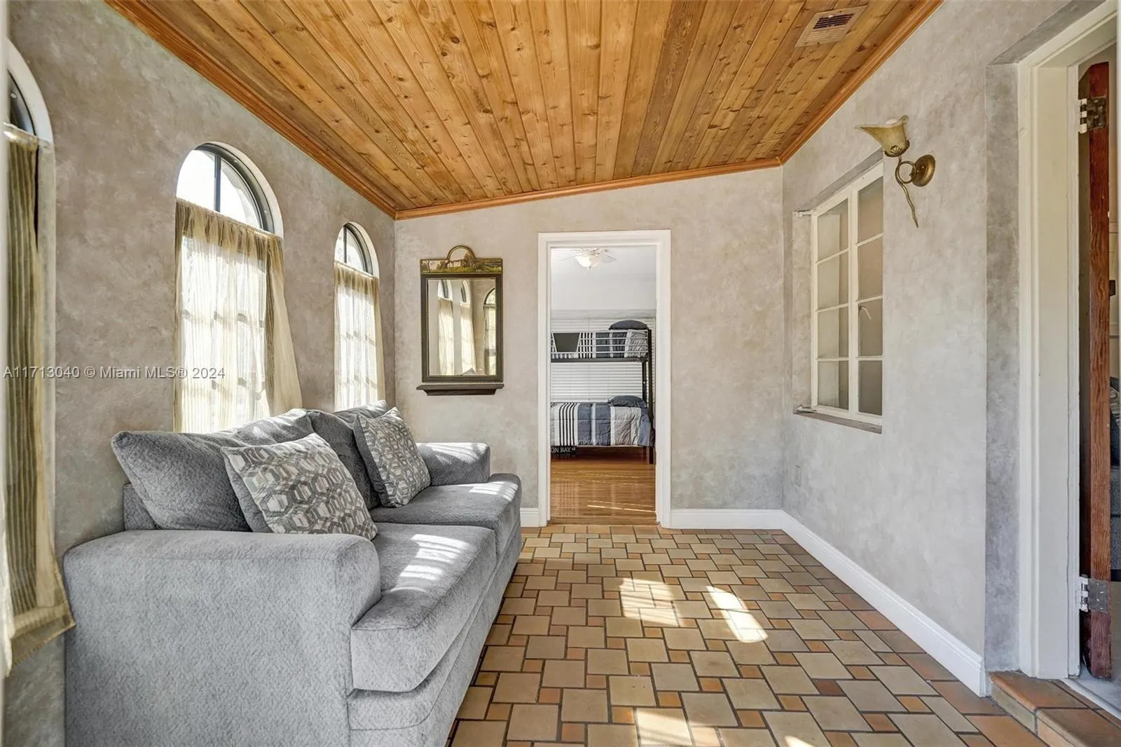 Hollywood, Florida 33020, United States, 3 Bedrooms Bedrooms, ,2 BathroomsBathrooms,Residential,Active,24466