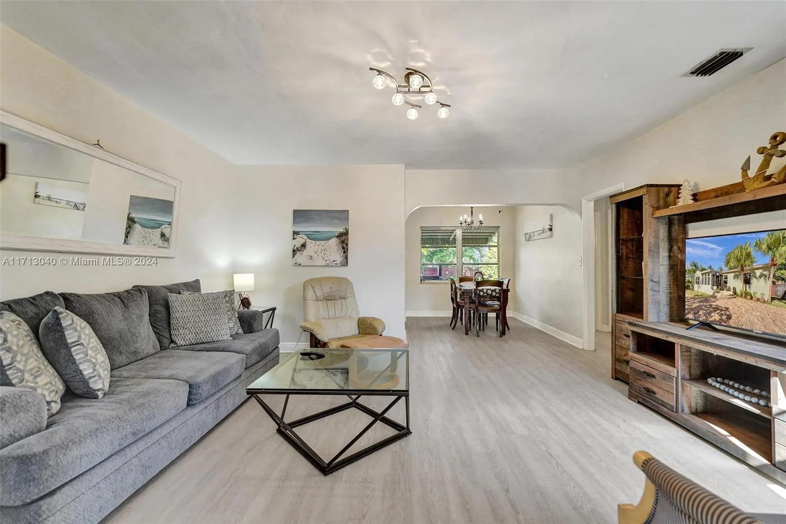 Hollywood, Florida 33020, United States, 3 Bedrooms Bedrooms, ,2 BathroomsBathrooms,Residential,Active,24466