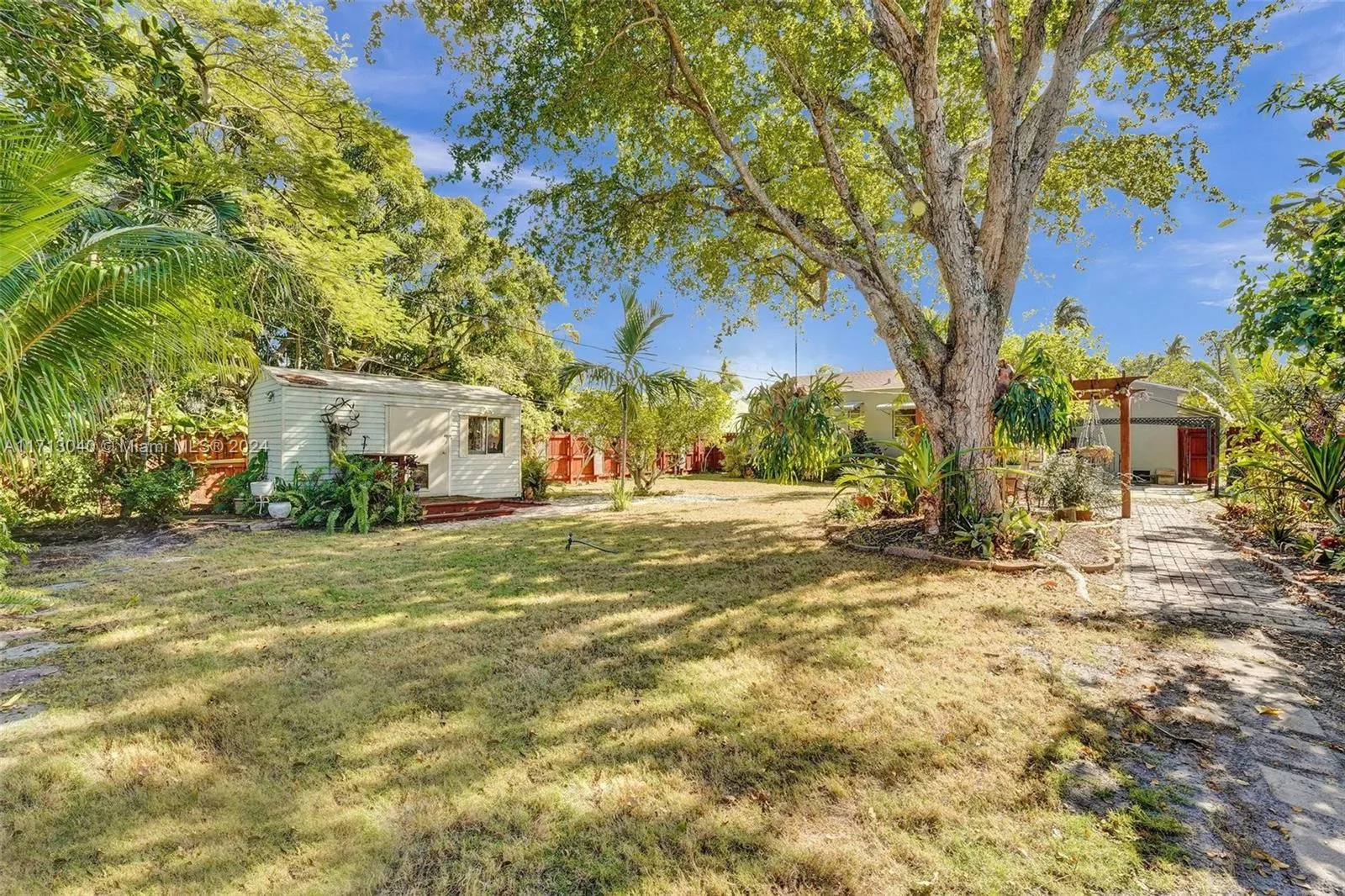 Hollywood, Florida 33020, United States, 3 Bedrooms Bedrooms, ,2 BathroomsBathrooms,Residential,Active,24466