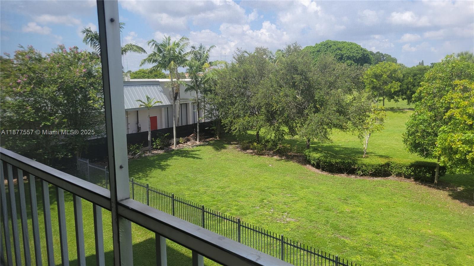 HILLCREST COUNTRY CLUB NO - Residential