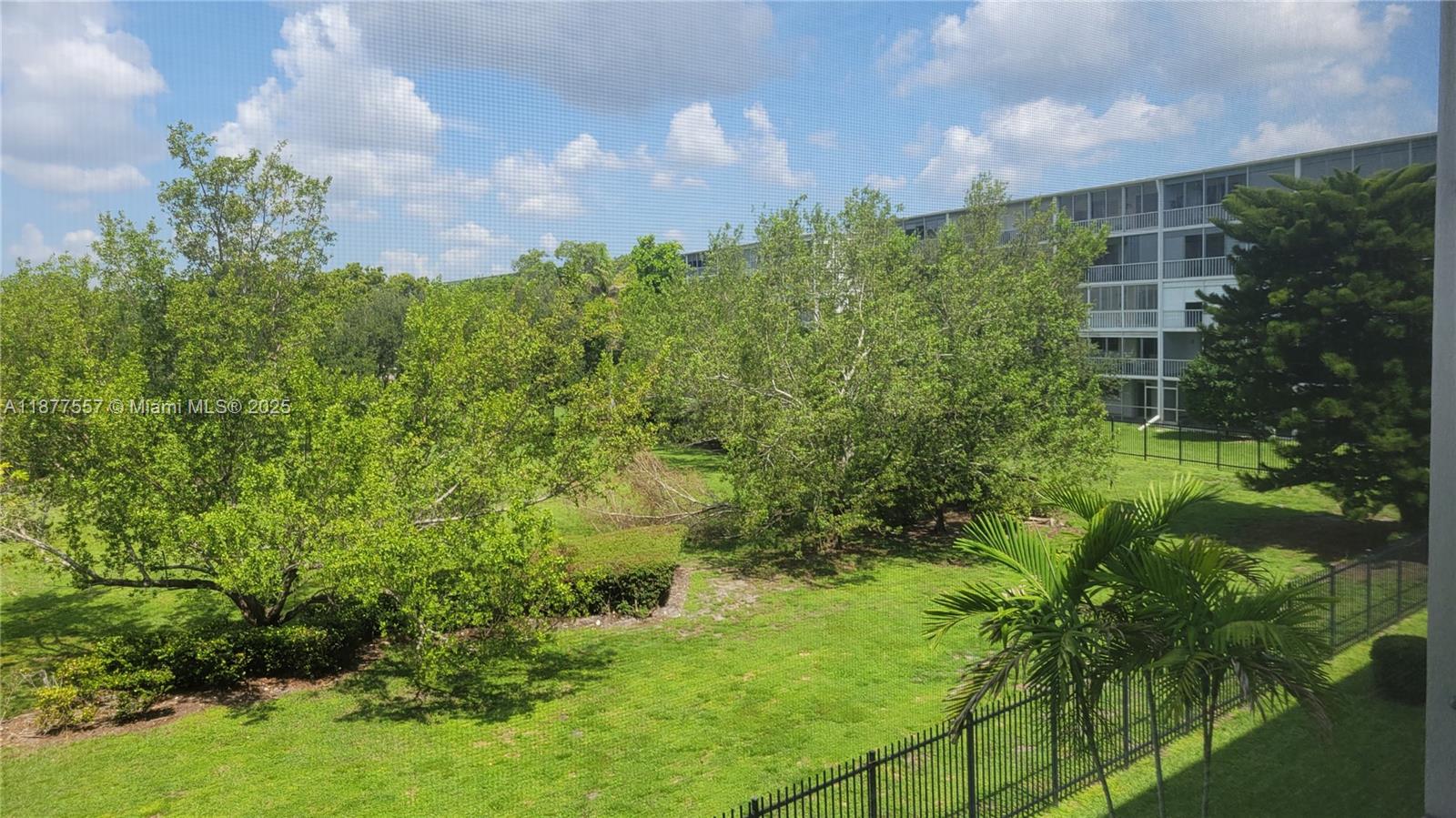 HILLCREST COUNTRY CLUB NO - Residential
