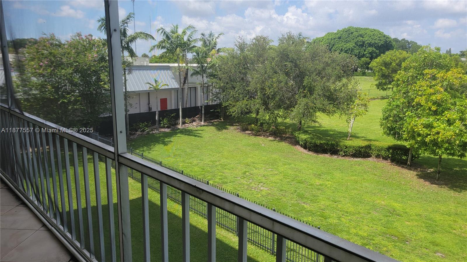 HILLCREST COUNTRY CLUB NO - Residential