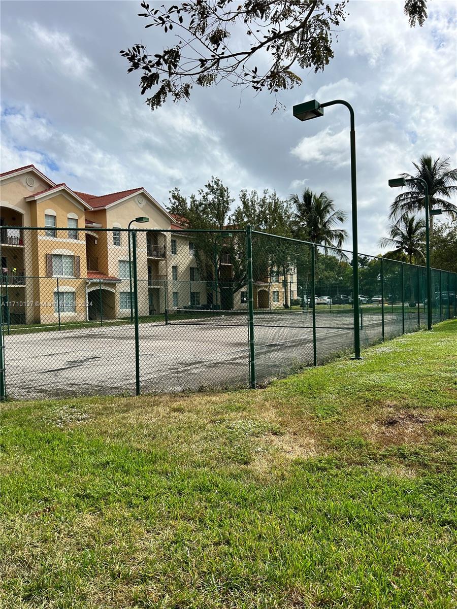 EMERALD ISLE AT LAGUNA LA - Residential