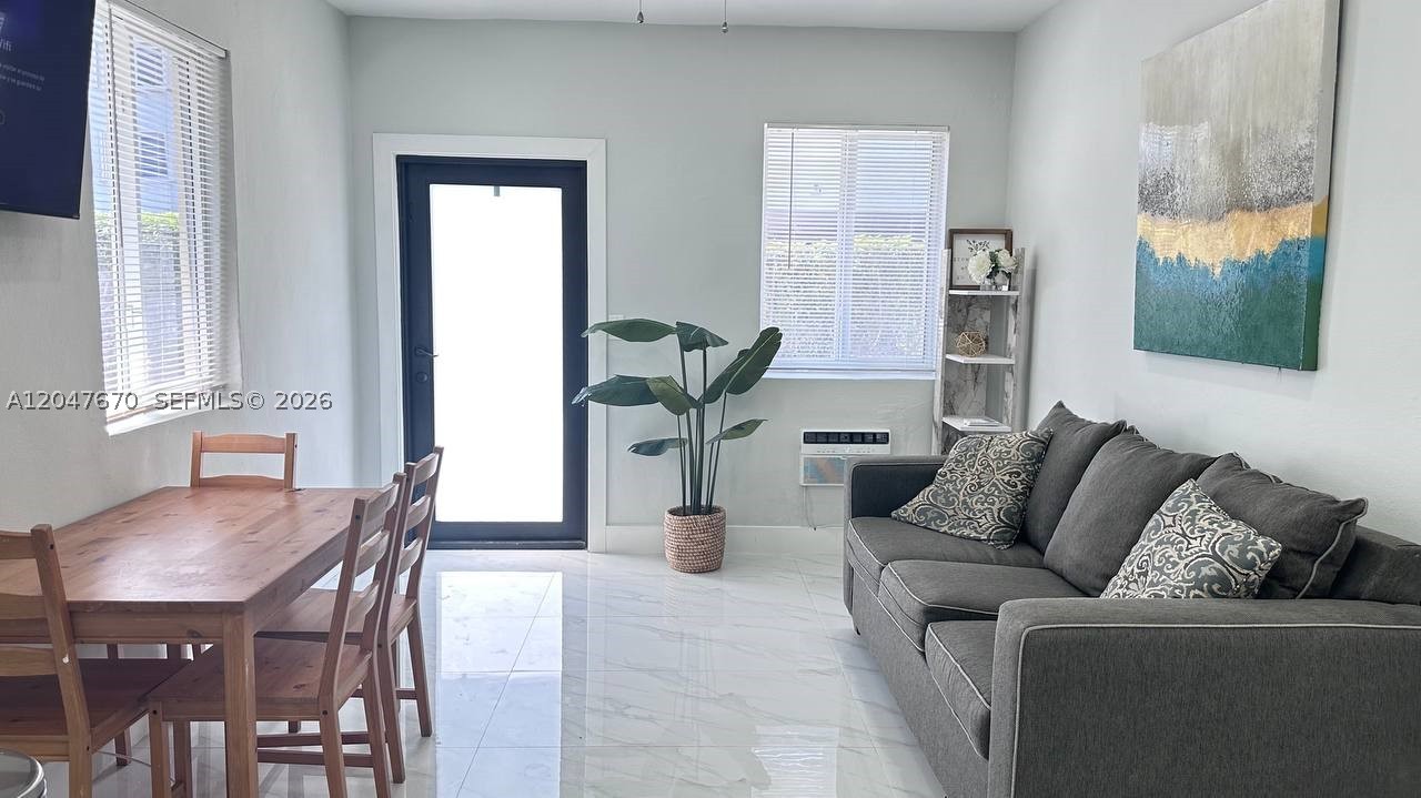 320 SW 29th Rd Cottage