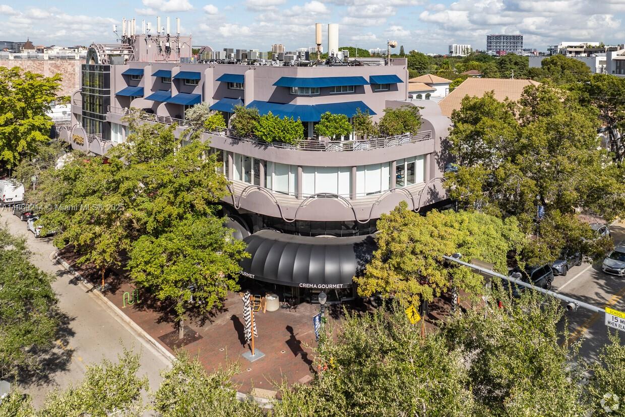 Exceptional opportunity to lease 485 SF of prime retail space on the most desirable block in Coconut Grove — Commodore Plaza. This charming one-story storefront is ideally located next to Coconut Grove Realty, just steps from Crema, and directly across from Greenstreet Café and Bartaco. Excellent visibility, and a vibrant neighborhood setting make this a perfect spot for retail. No food or restaurant use, please.
.