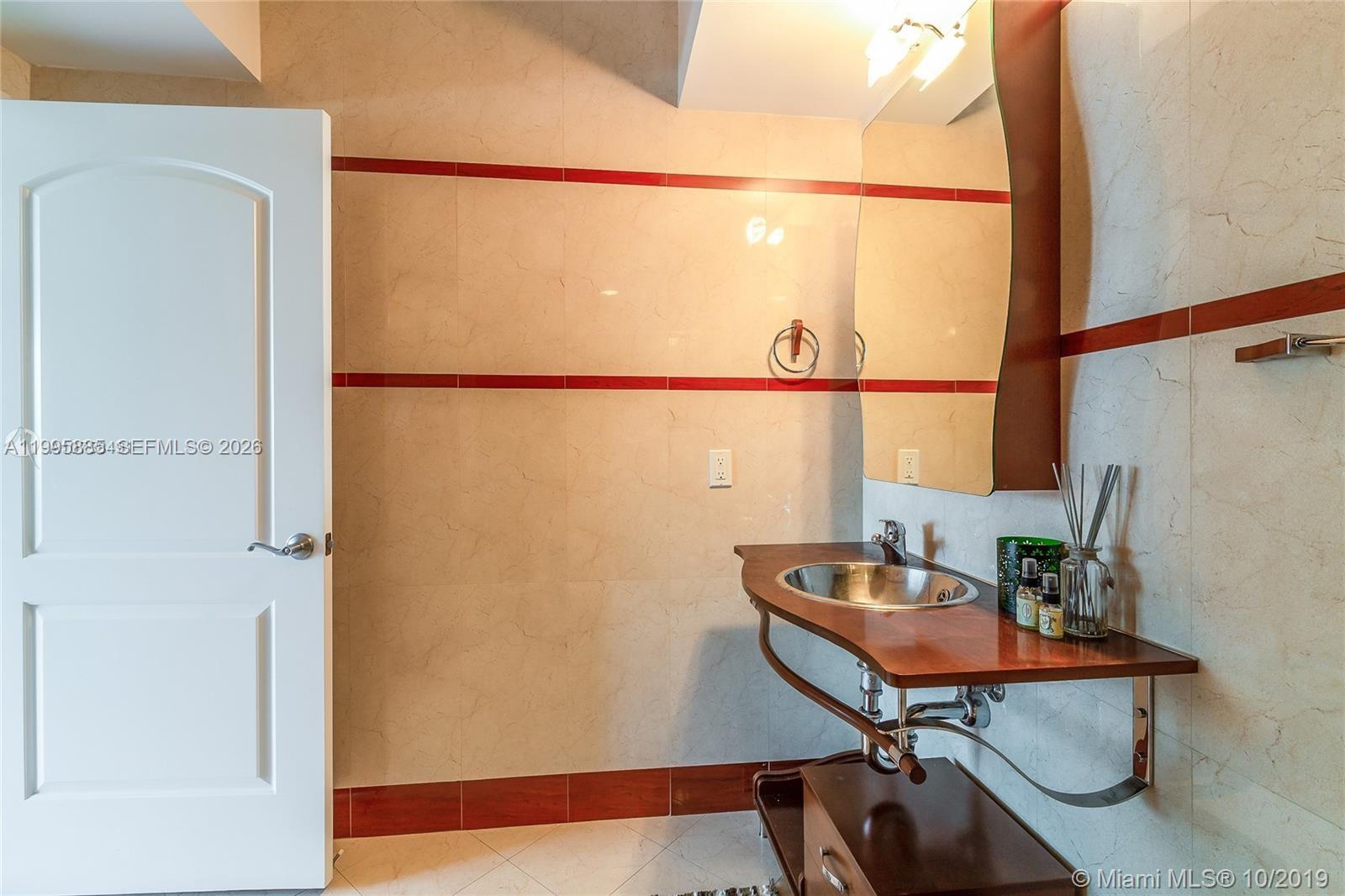 110 Washington Ave 1710