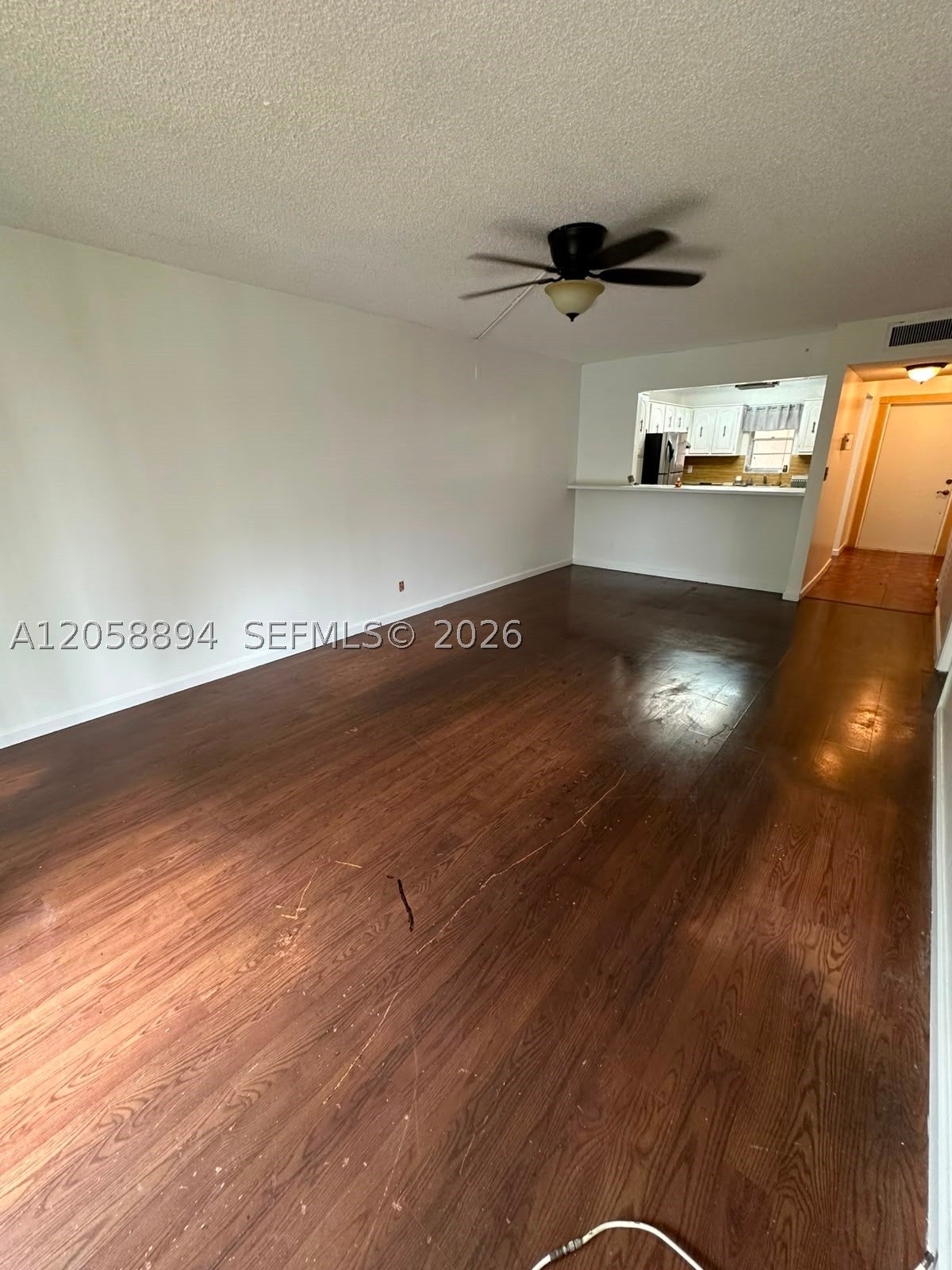 2571 Aragon Blvd