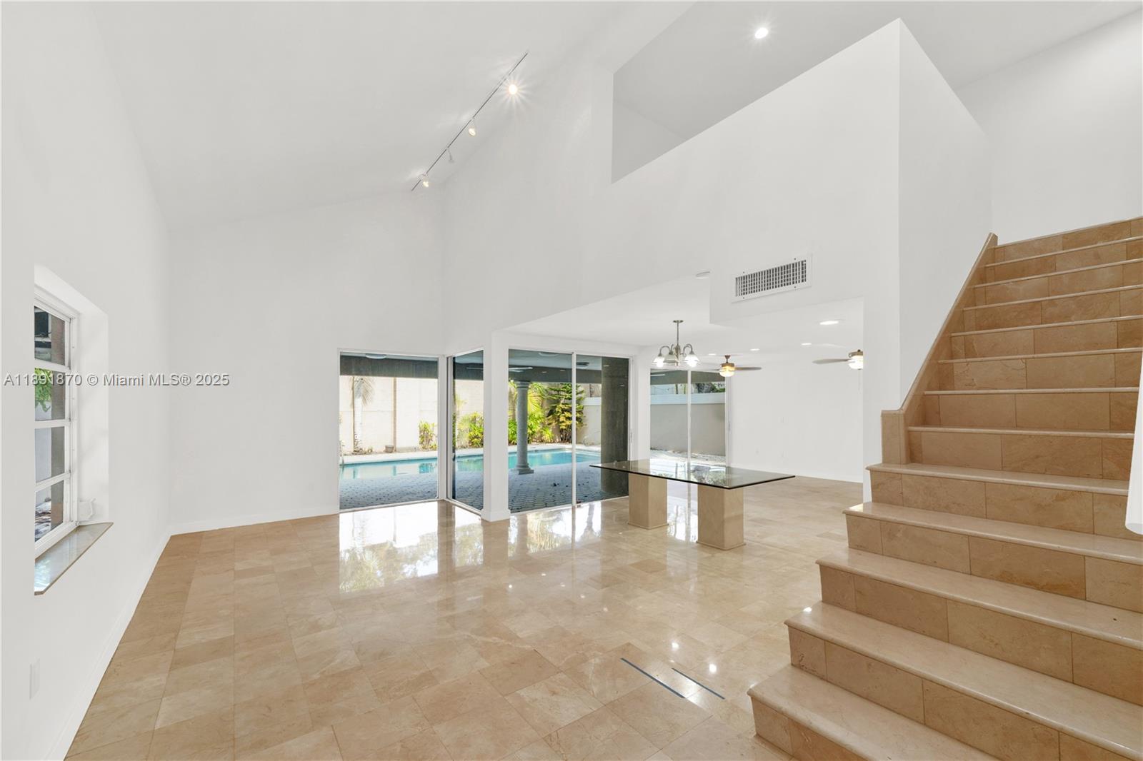NATOMA PARK - Residential