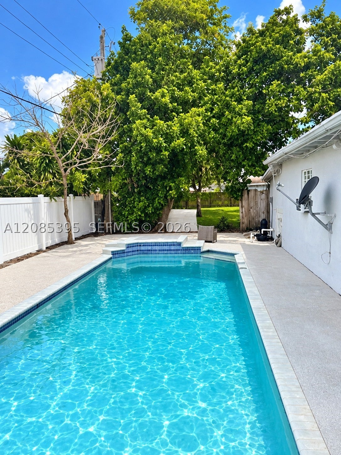 4420 NW 37th St