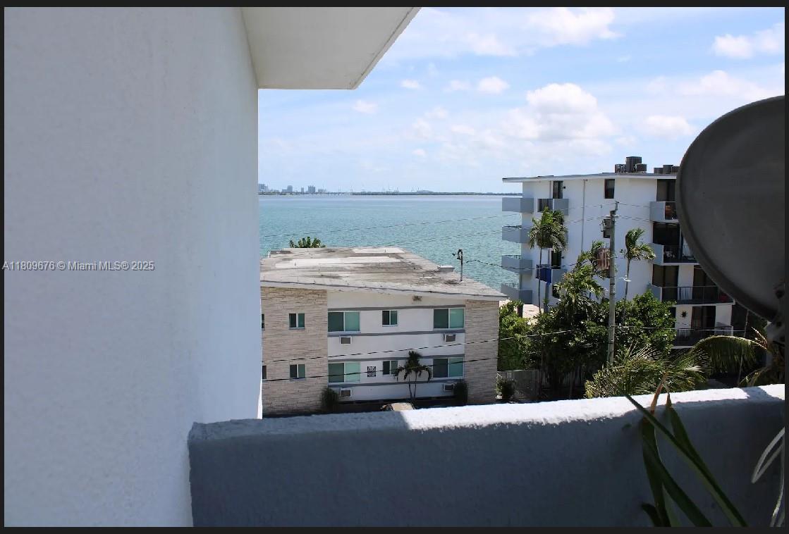 1801 S Treasure Dr 522