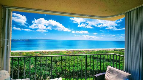 A home in Hutchinson Island