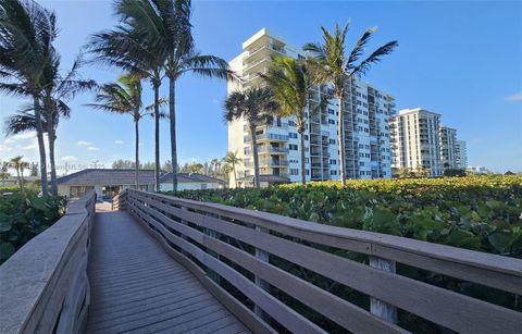 A home in Hutchinson Island