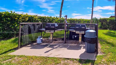 A home in Hutchinson Island