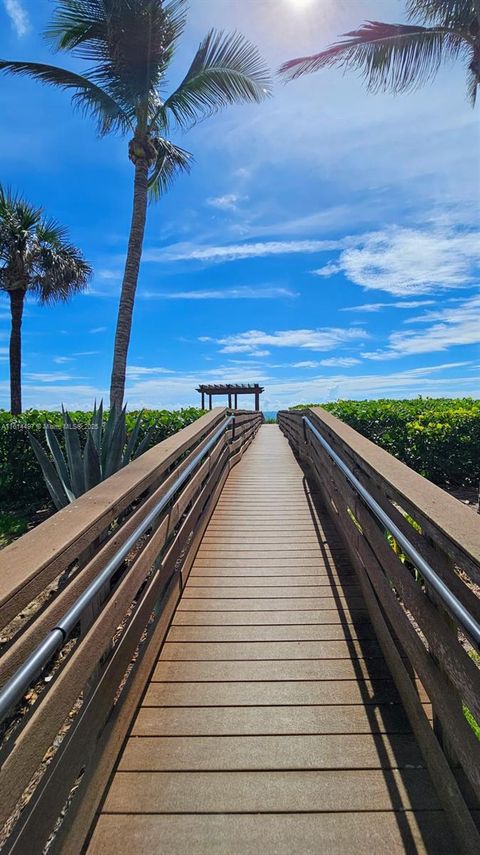 A home in Hutchinson Island