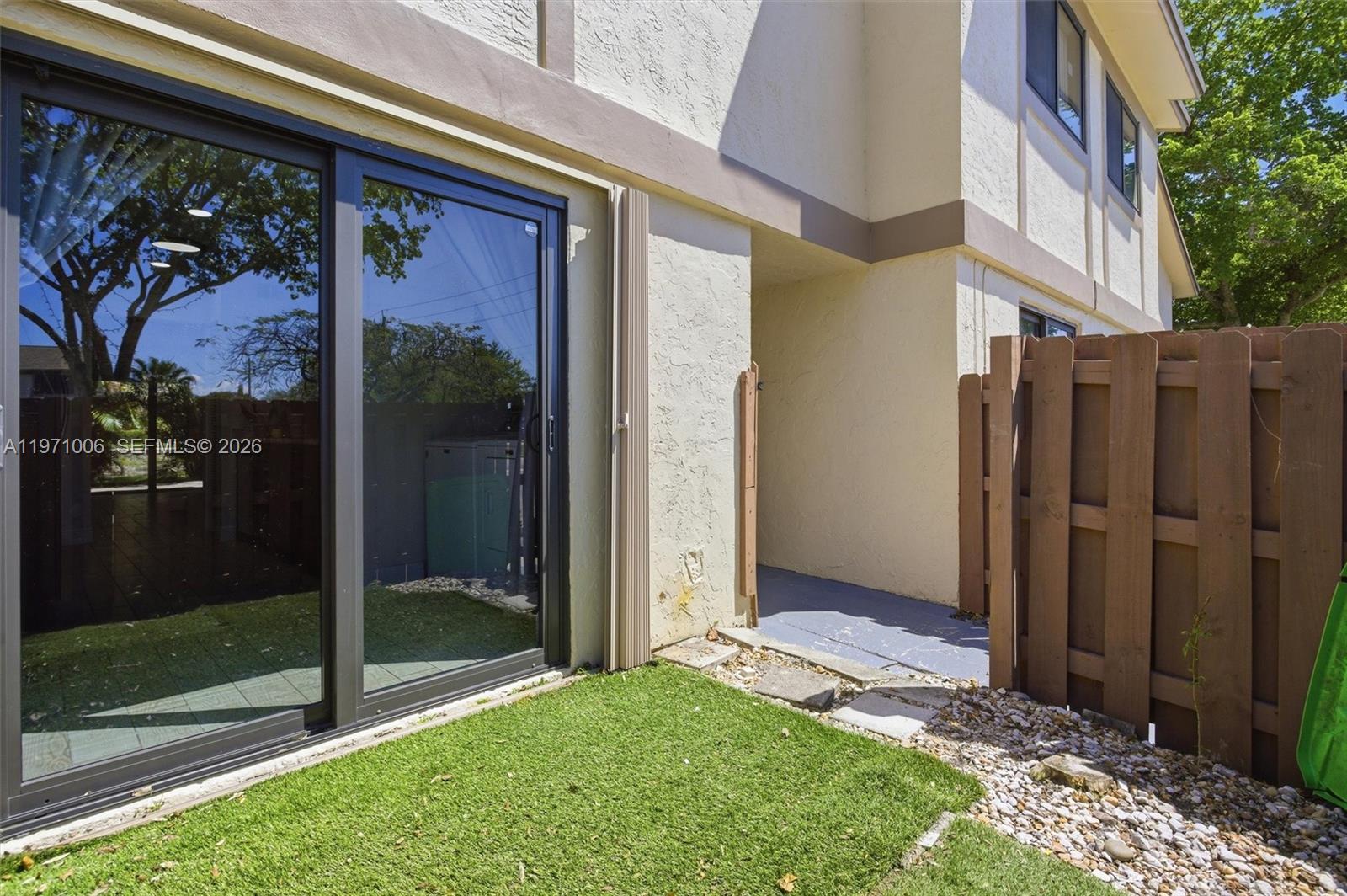 COUNTRY SQUIRE TOWNHOMES - Residential