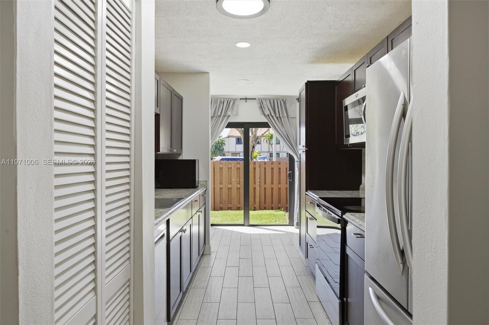 COUNTRY SQUIRE TOWNHOMES - Residential