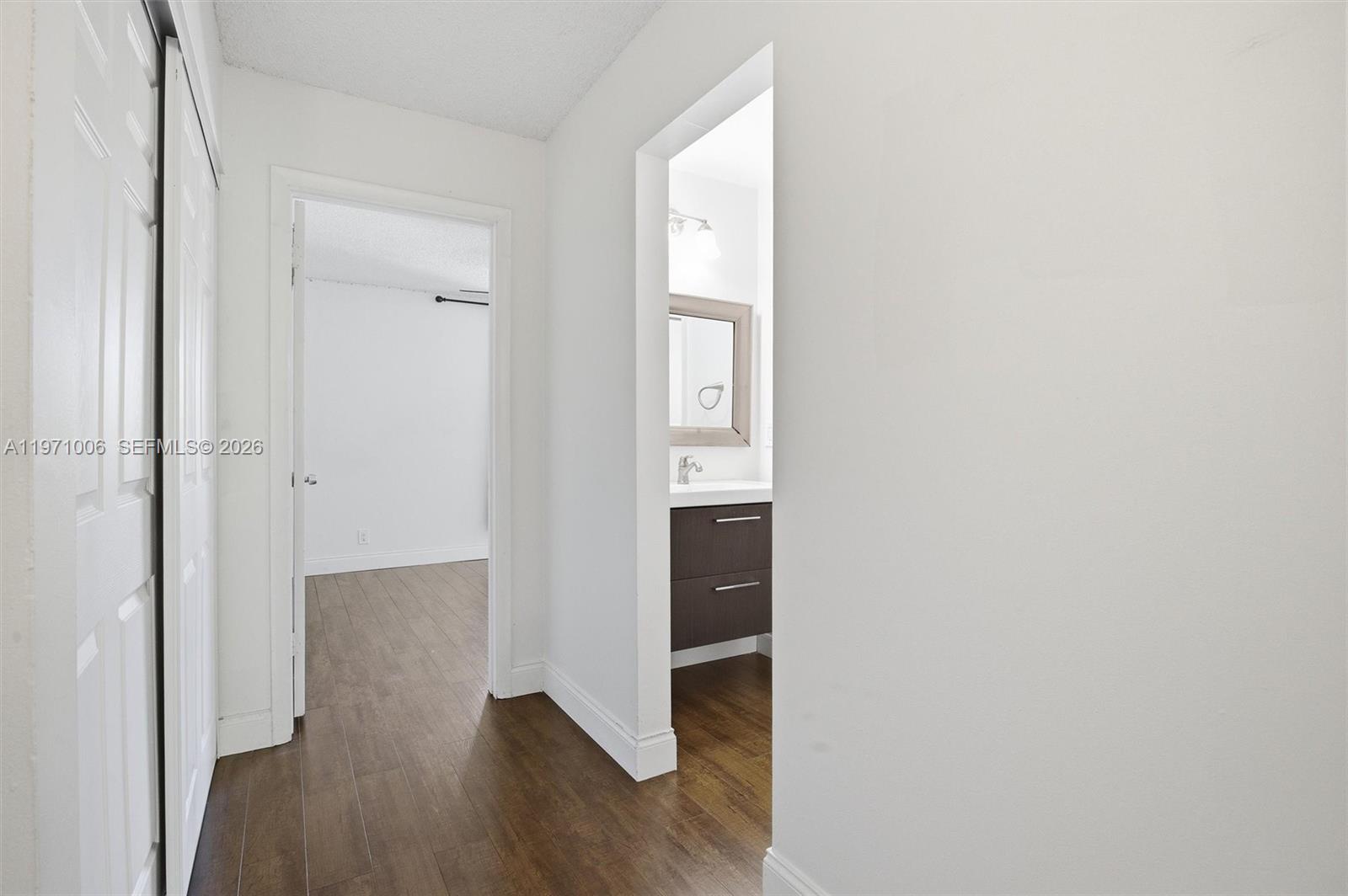 COUNTRY SQUIRE TOWNHOMES - Residential