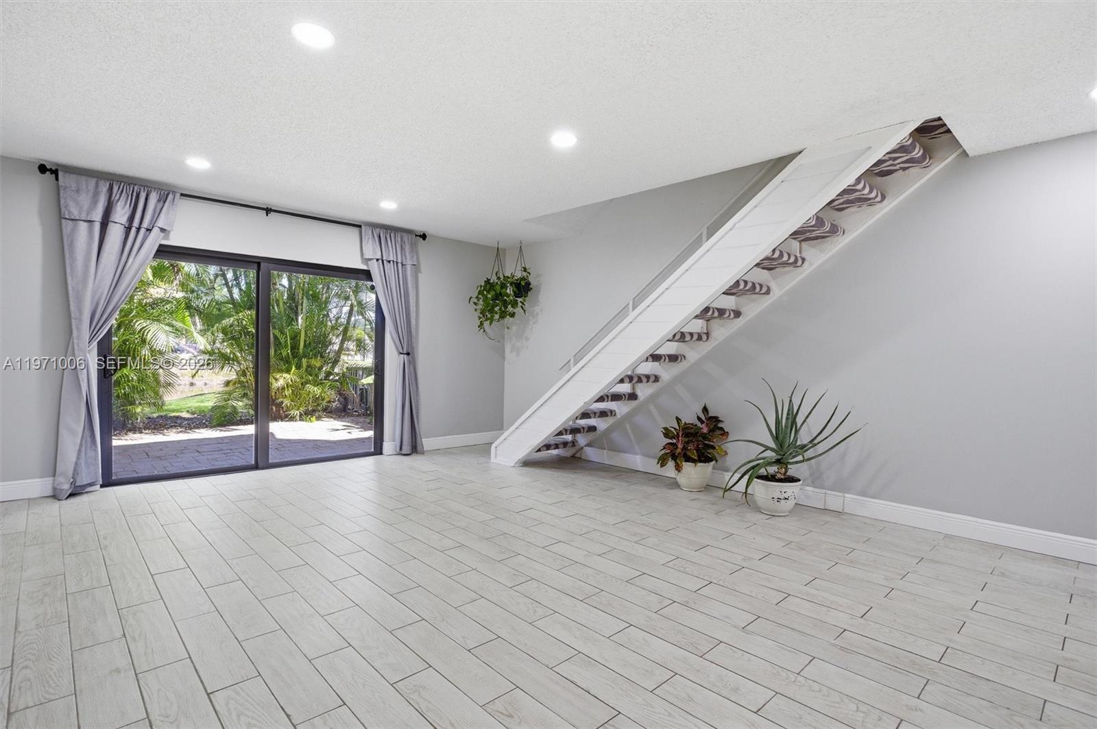 COUNTRY SQUIRE TOWNHOMES - Residential