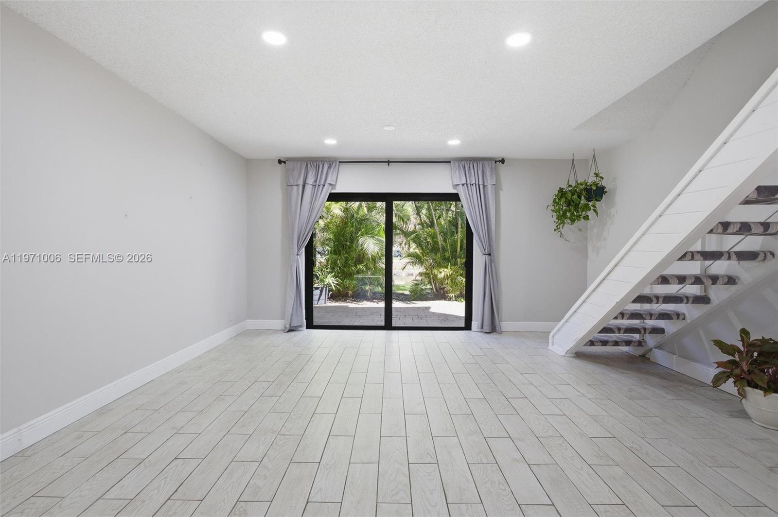 COUNTRY SQUIRE TOWNHOMES - Residential