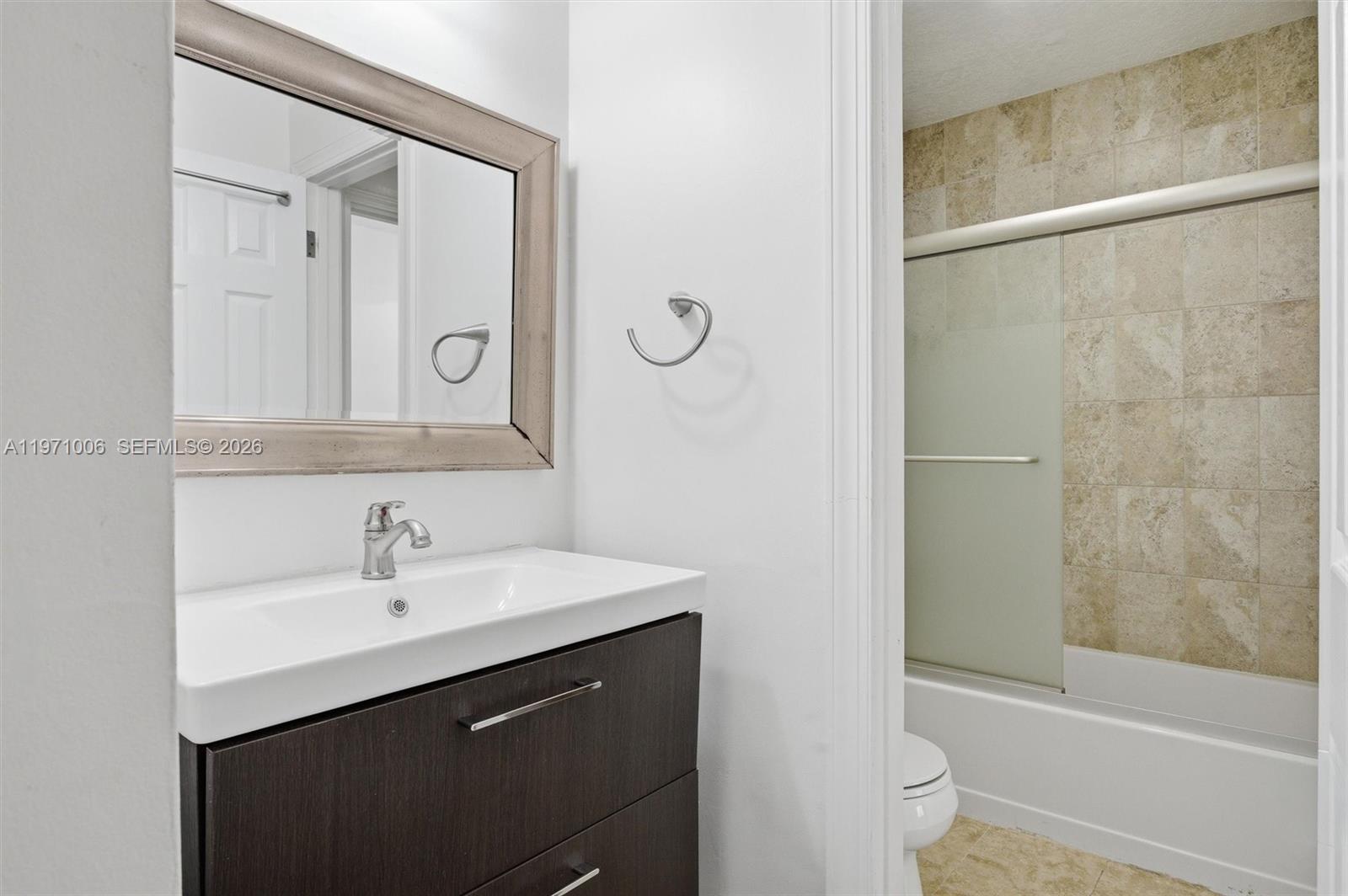 COUNTRY SQUIRE TOWNHOMES - Residential