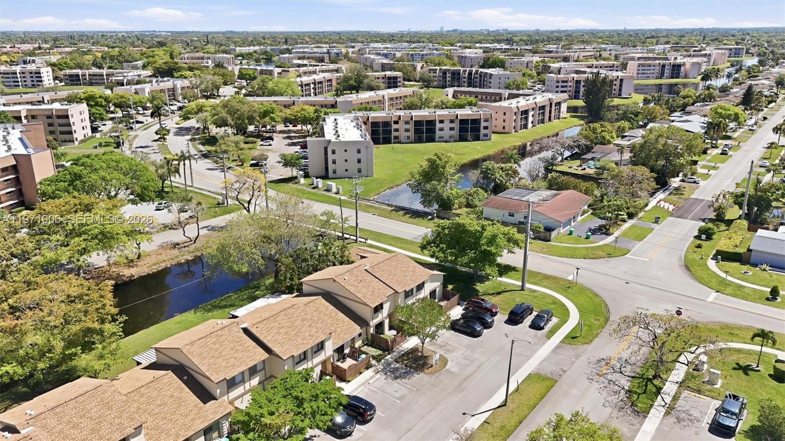 COUNTRY SQUIRE TOWNHOMES - Residential