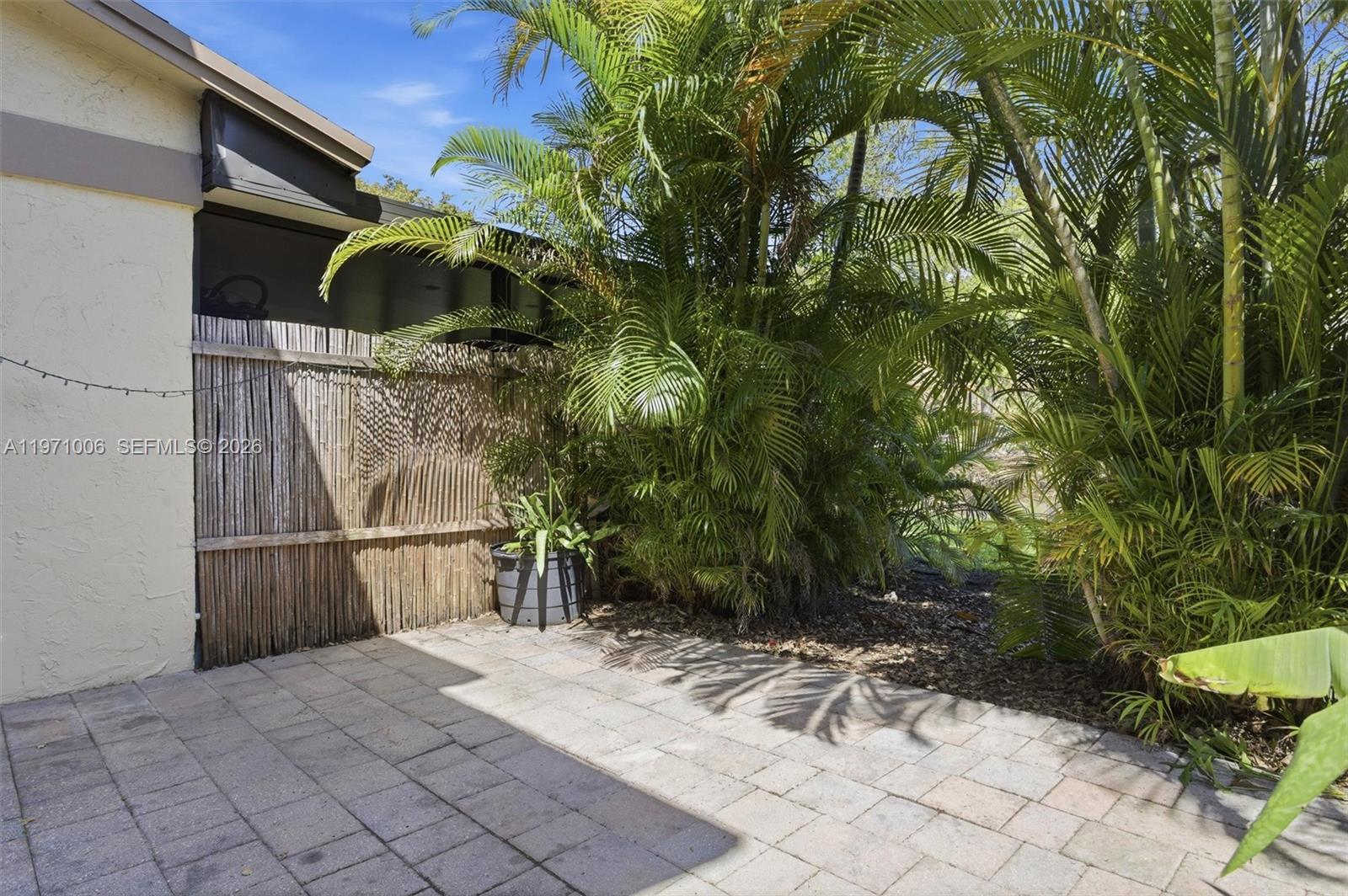 COUNTRY SQUIRE TOWNHOMES - Residential