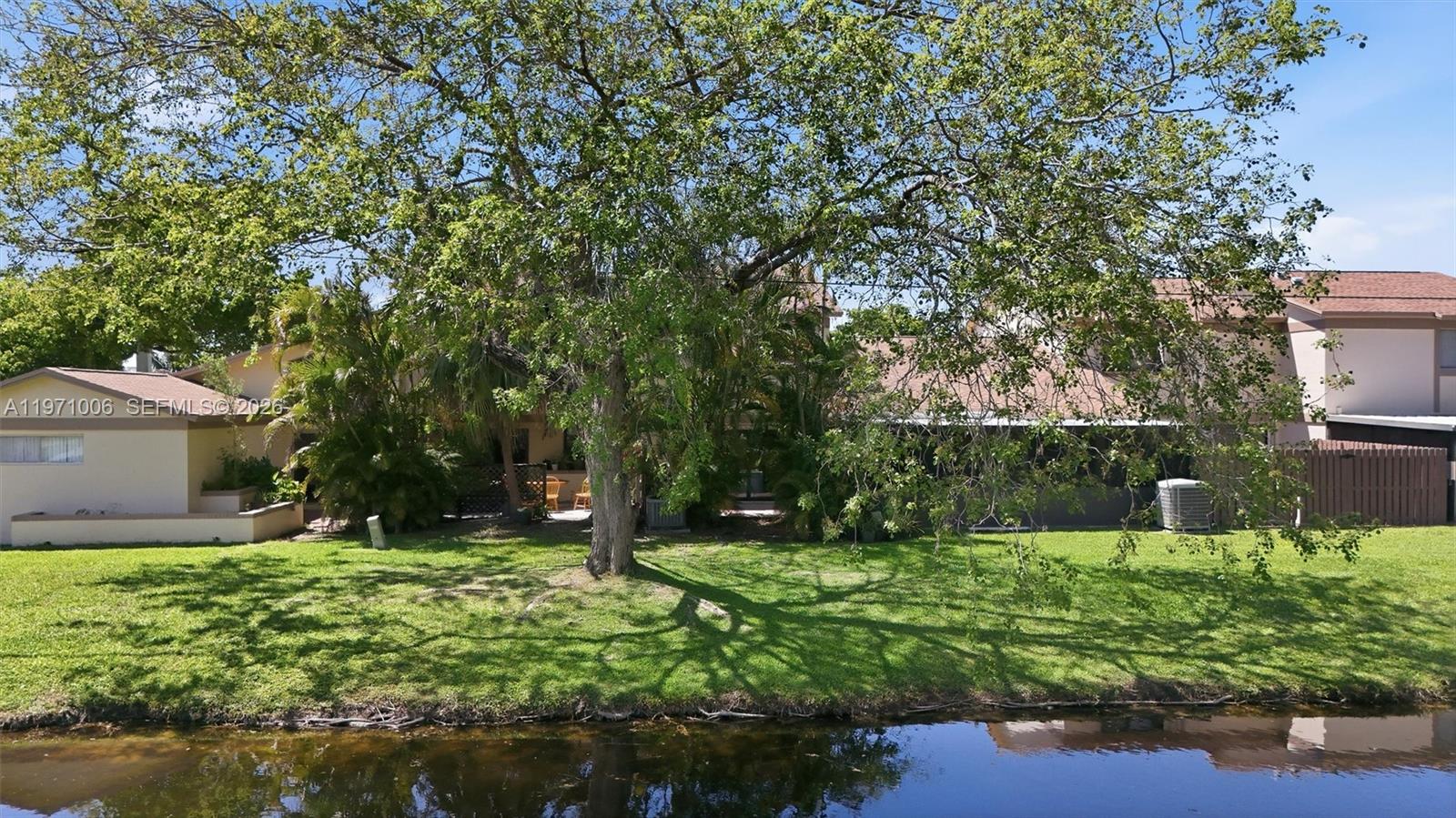 COUNTRY SQUIRE TOWNHOMES - Residential