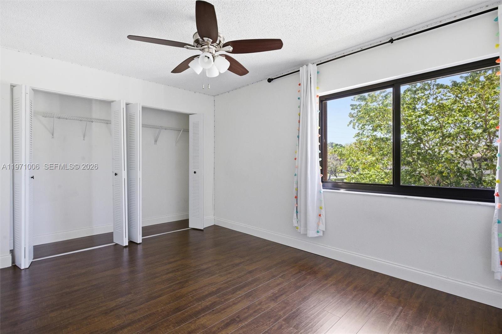 COUNTRY SQUIRE TOWNHOMES - Residential