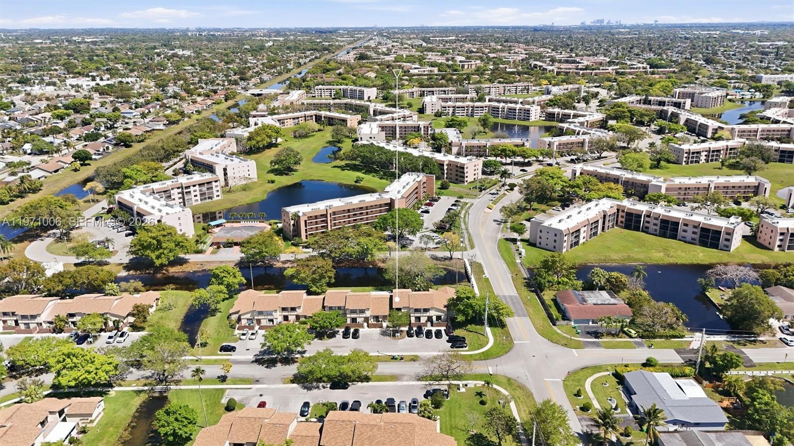 COUNTRY SQUIRE TOWNHOMES - Residential