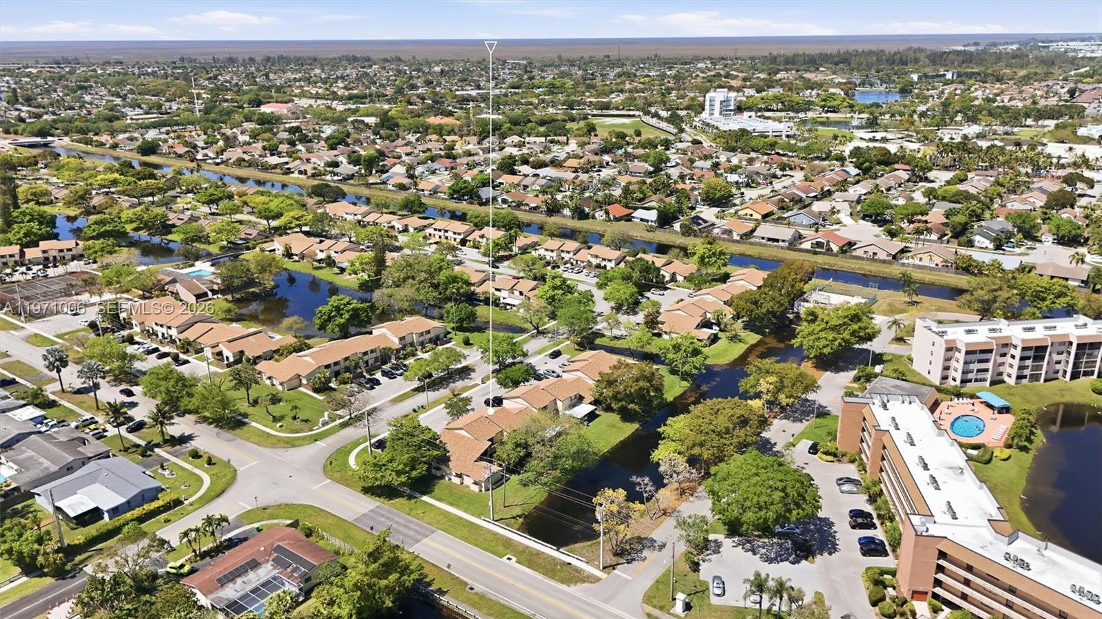 COUNTRY SQUIRE TOWNHOMES - Residential