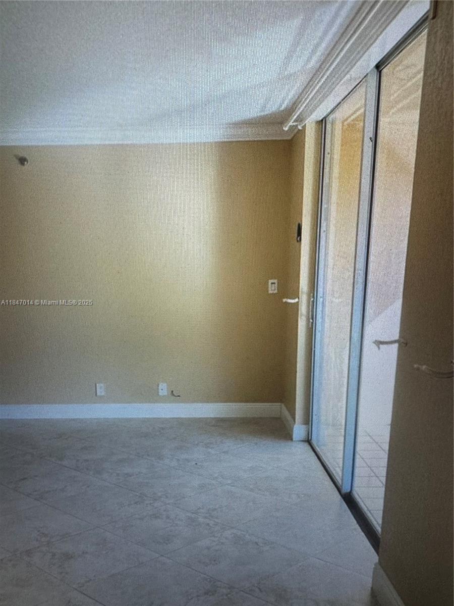 3100 W Rolling Hills Cir 407