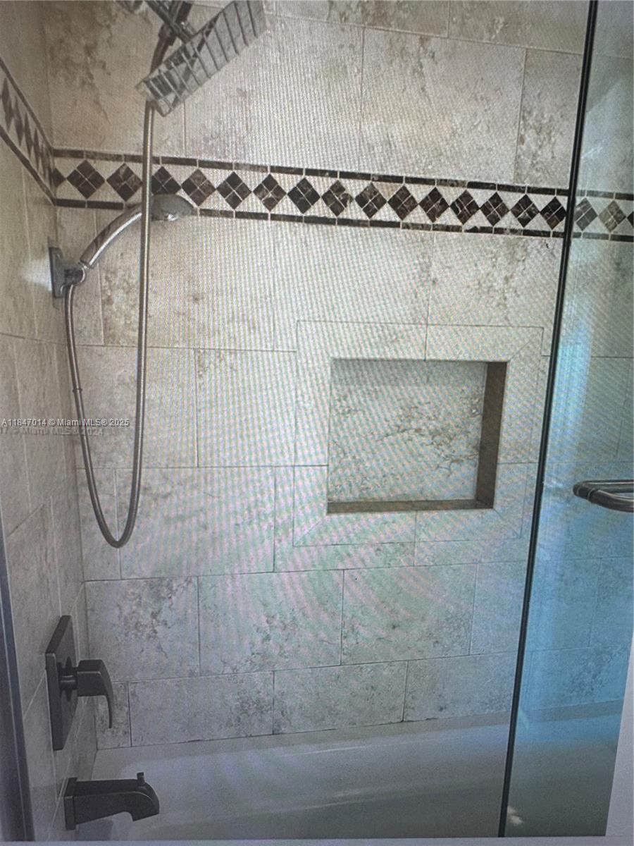3100 W Rolling Hills Cir 407