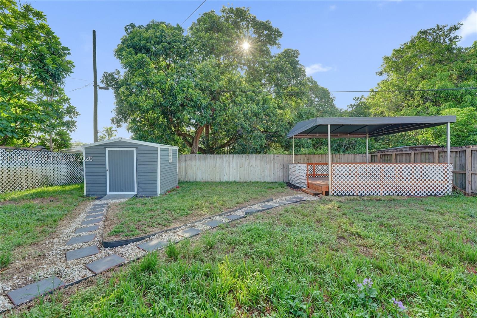 DELCREST MANOR - Residential