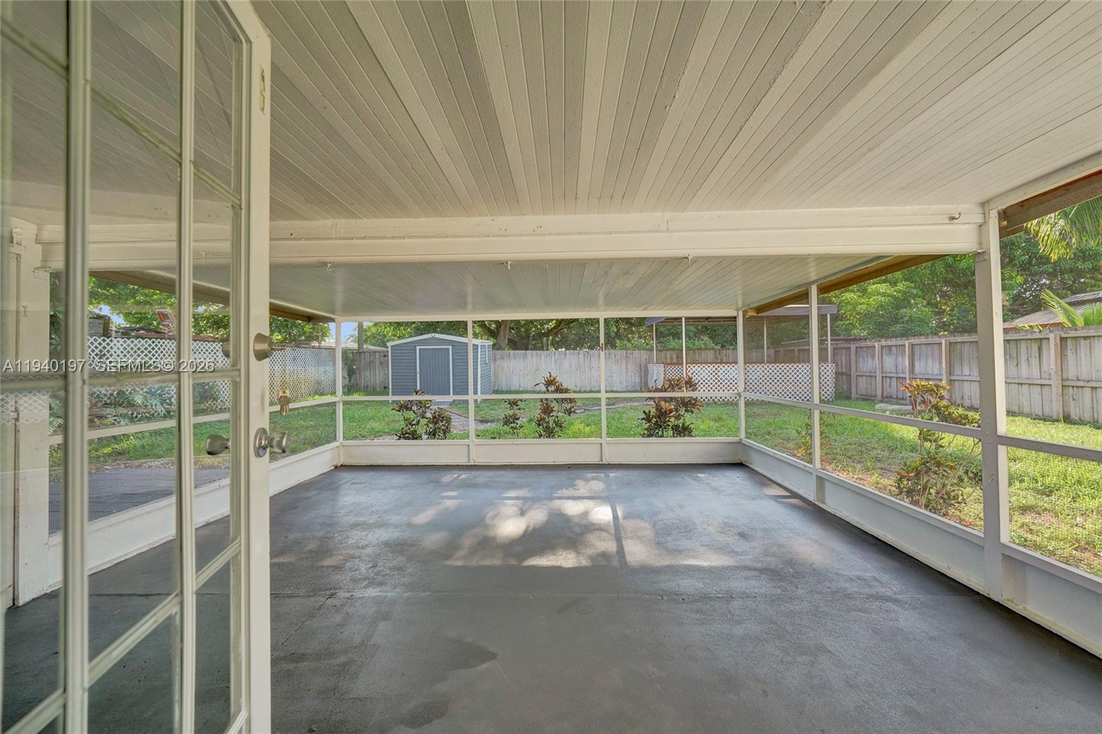 DELCREST MANOR - Residential