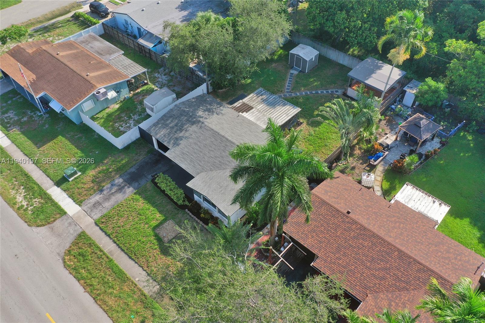 DELCREST MANOR - Residential