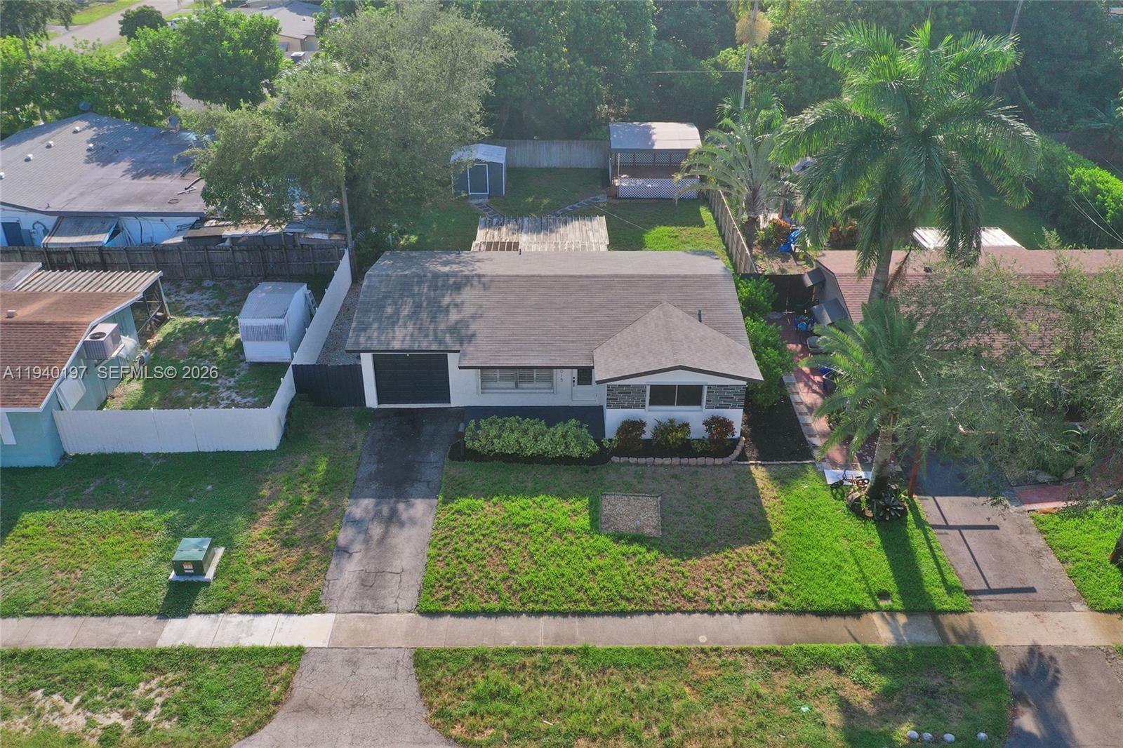 DELCREST MANOR - Residential